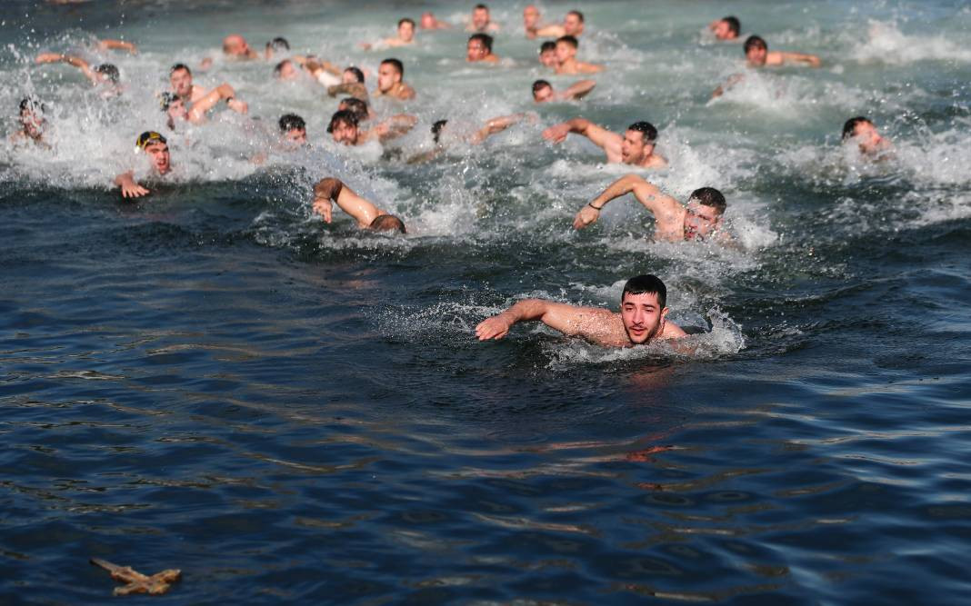 Haliç'te haç çıkarma töreni - Resim: 15
